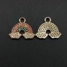 Componente Pendente Di Bronzo Con Zirconi Multicolor Pavè Arcobaleno Con Nuvole 17x19mm Dorato 1pz