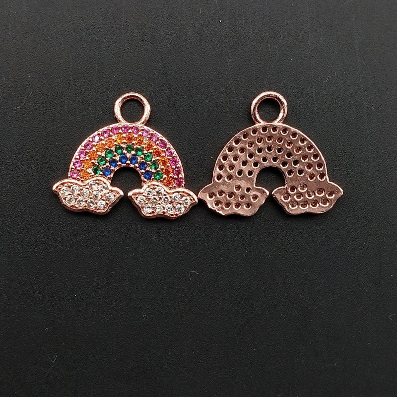 Componente Pendente Di Bronzo Con Zirconi Multicolor Pavè Arcobaleno Con Nuvole 17x19mm Oro Rosa 1pz Componente Pendente Di Bronzo Con Zirconi Multicolor Pavè Arcobaleno Con Nuvole 17x19mm Oro Rosa 1pz