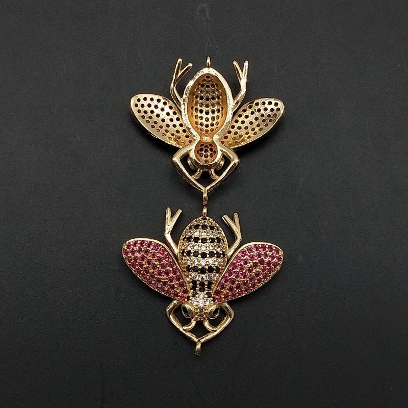 Connettori Di Bronzo Con Zirconi Incastonati Api Con 2 Anellini 30x28mm Dorato 1pz