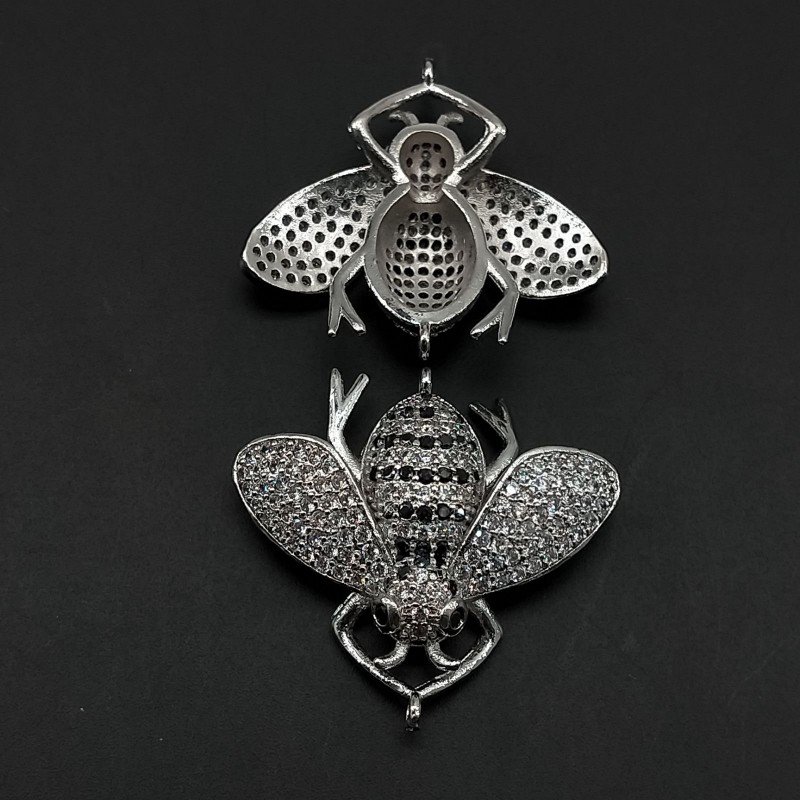 Connettori Di Bronzo Con Zirconi Incastonati Api Con 2 Anellini 30x28mm Rodiato 1pz