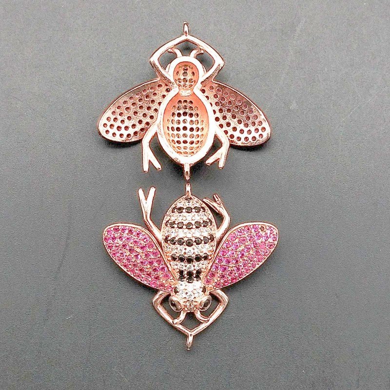 Connettori Di Bronzo Con Zirconi Incastonati Api Con 2 Anellini 30x28mm Rosato 1pz