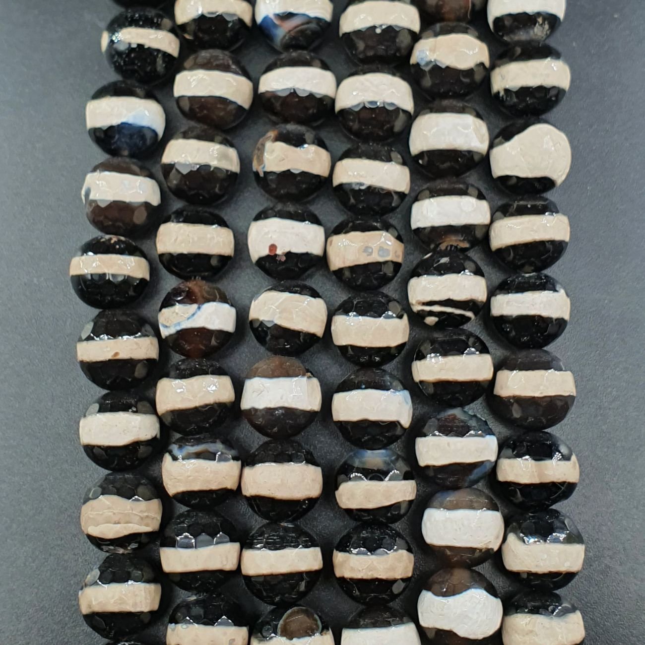 Agata Tibetana Nero-Bianco Perline Forma Tondo Sfaccettato 10mm