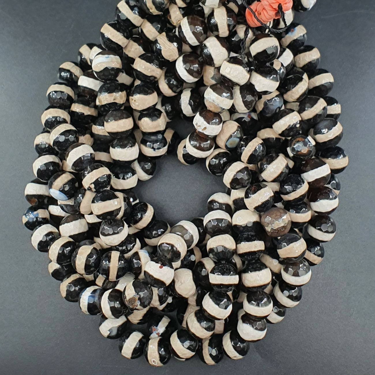 Agata Tibetana Nero-Bianco Perline Forma Tondo Sfaccettato 10mm