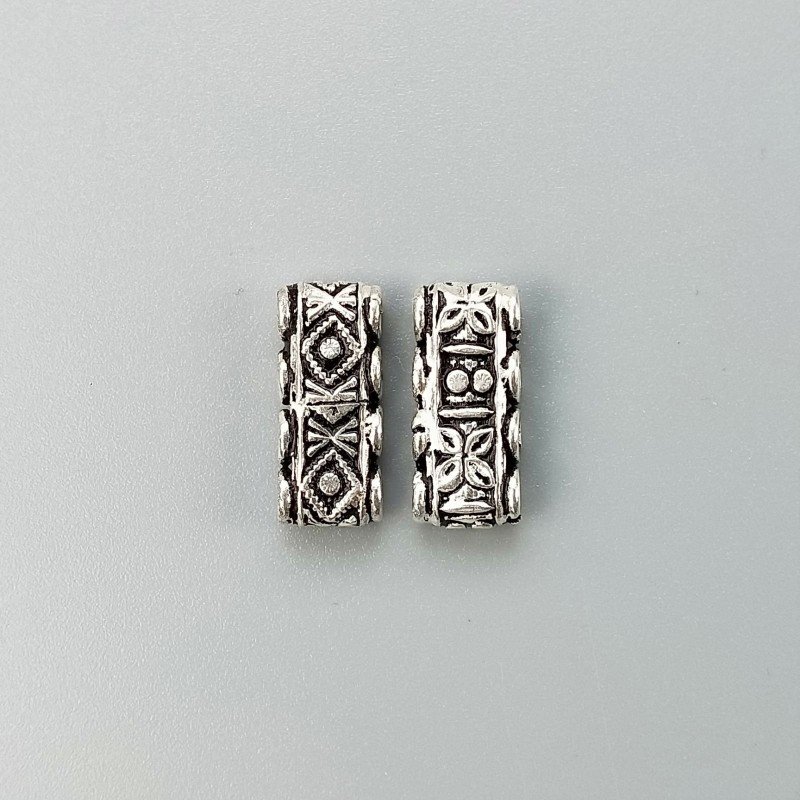 Distanziatore In Ottone Forma Barretta 4 Fili Lavorato Filigrana Ethnico Ossidato 09X22mm-Argentato 1pz