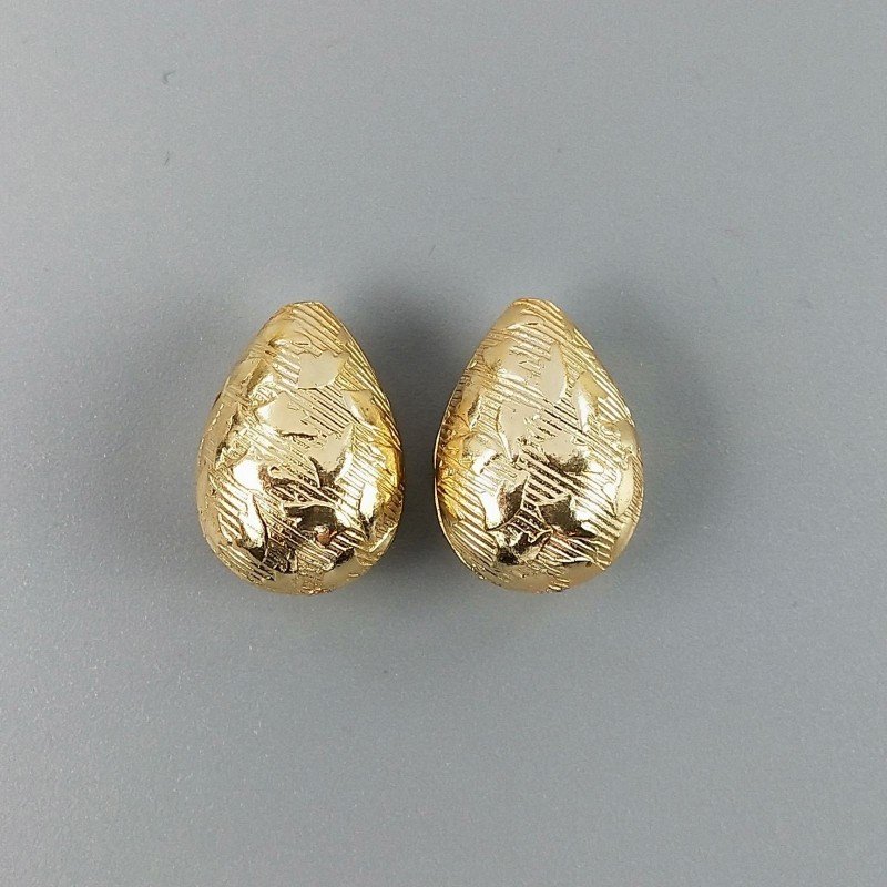 Distanziatore In Ottone Forma Goccia Lavorato Antico Tribal 14x19mm-Dorato 1pz Distanziatore In Ottone Forma Goccia Lavorato Antico Tribal 14x19mm-Dorato 1pz