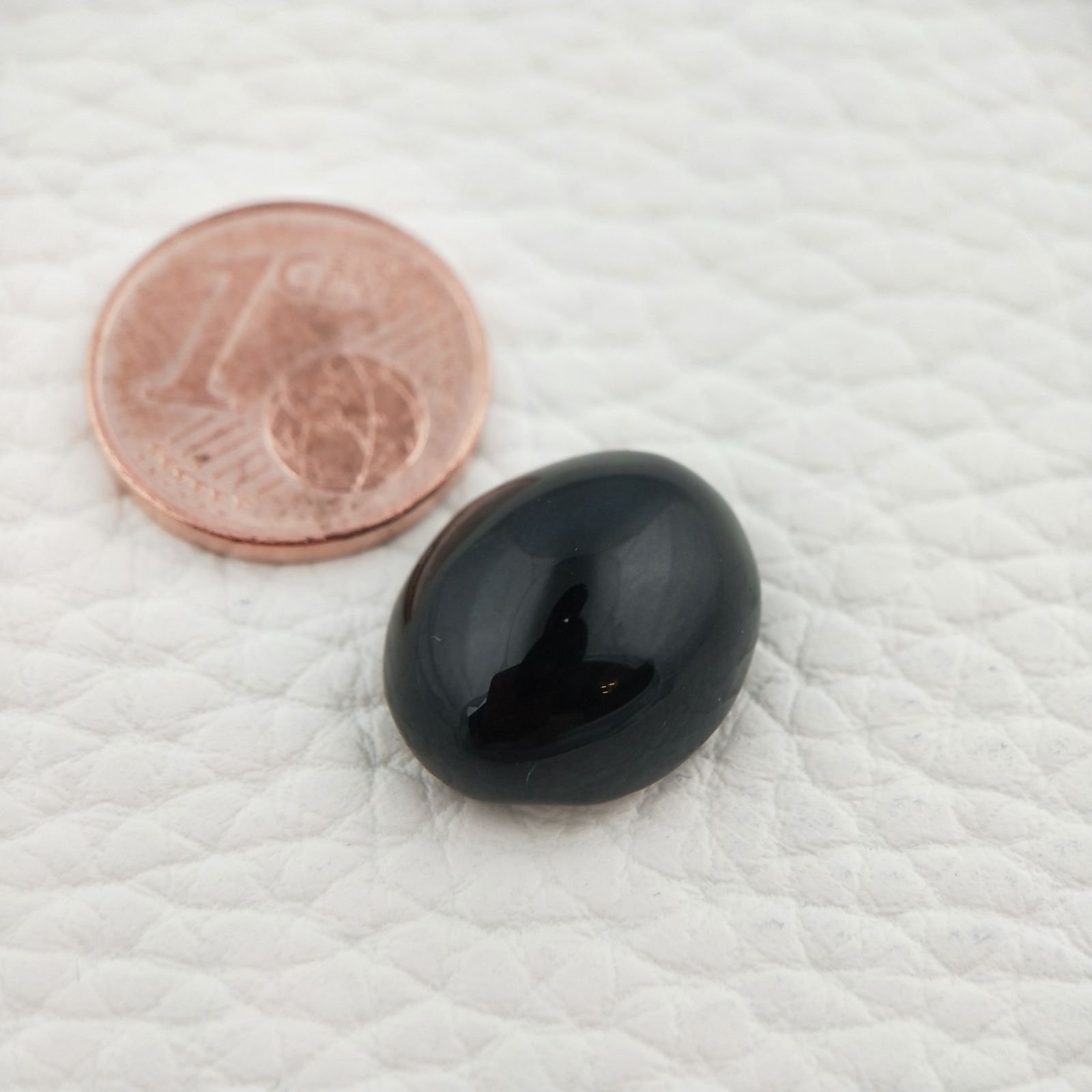 Onice Nera Naturale Forma Ovale Piatto Cabochon Liscio Fatto a Mano 15X13X7mm 10,40 Carati 1pz