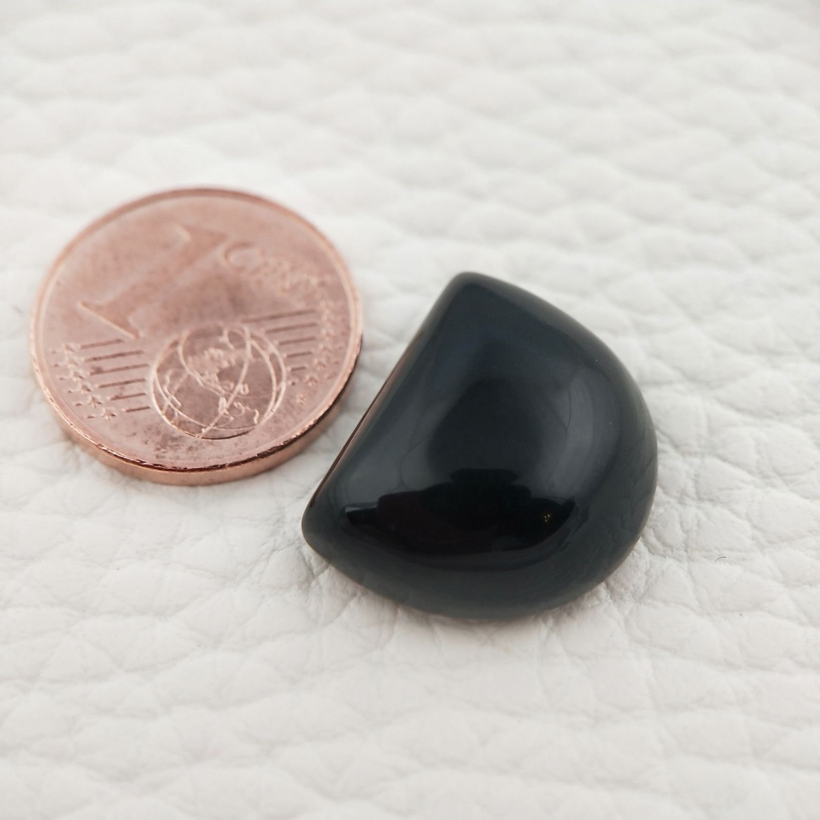 Onice Nera Naturale Forma Fantasia Piatto Cabochon Liscio Fatto a Mano16X14X6mm 13,55 Carati 1pz