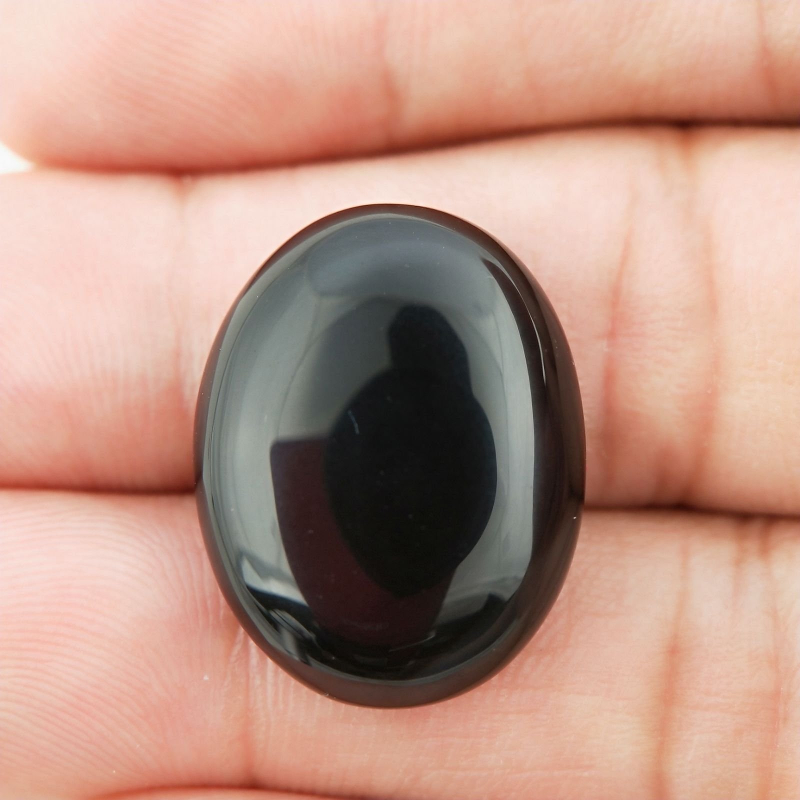 Onice Nera Naturale Forma Ovale Piatto Cabochon Liscio Fatto a Mano 23X18X6mm 21,85 Carati 1pz