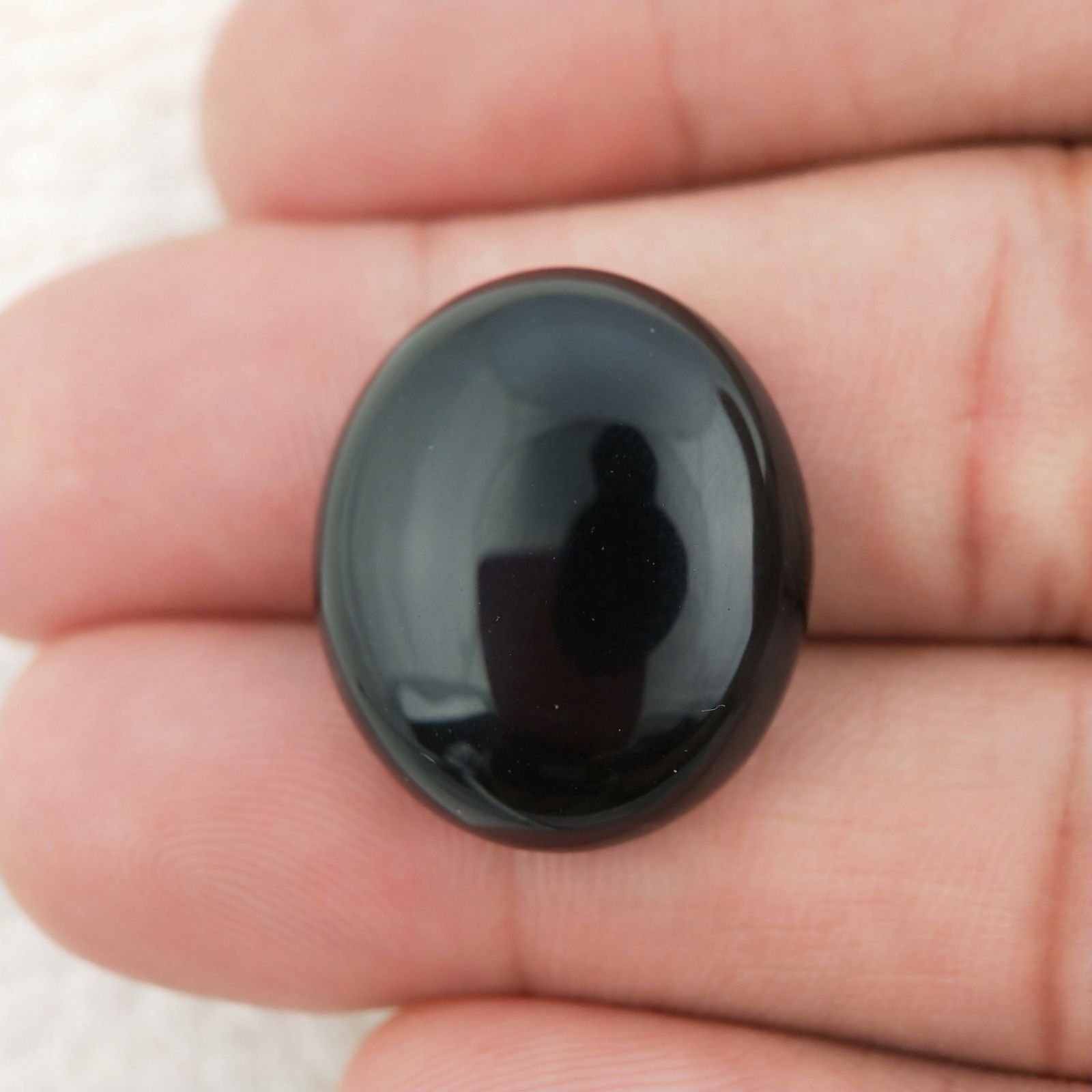 Onice Nera Naturale Forma Ovale Piatto Cabochon Liscio Fatto a Mano 22X19X6mm 23,15 Carati 1pz