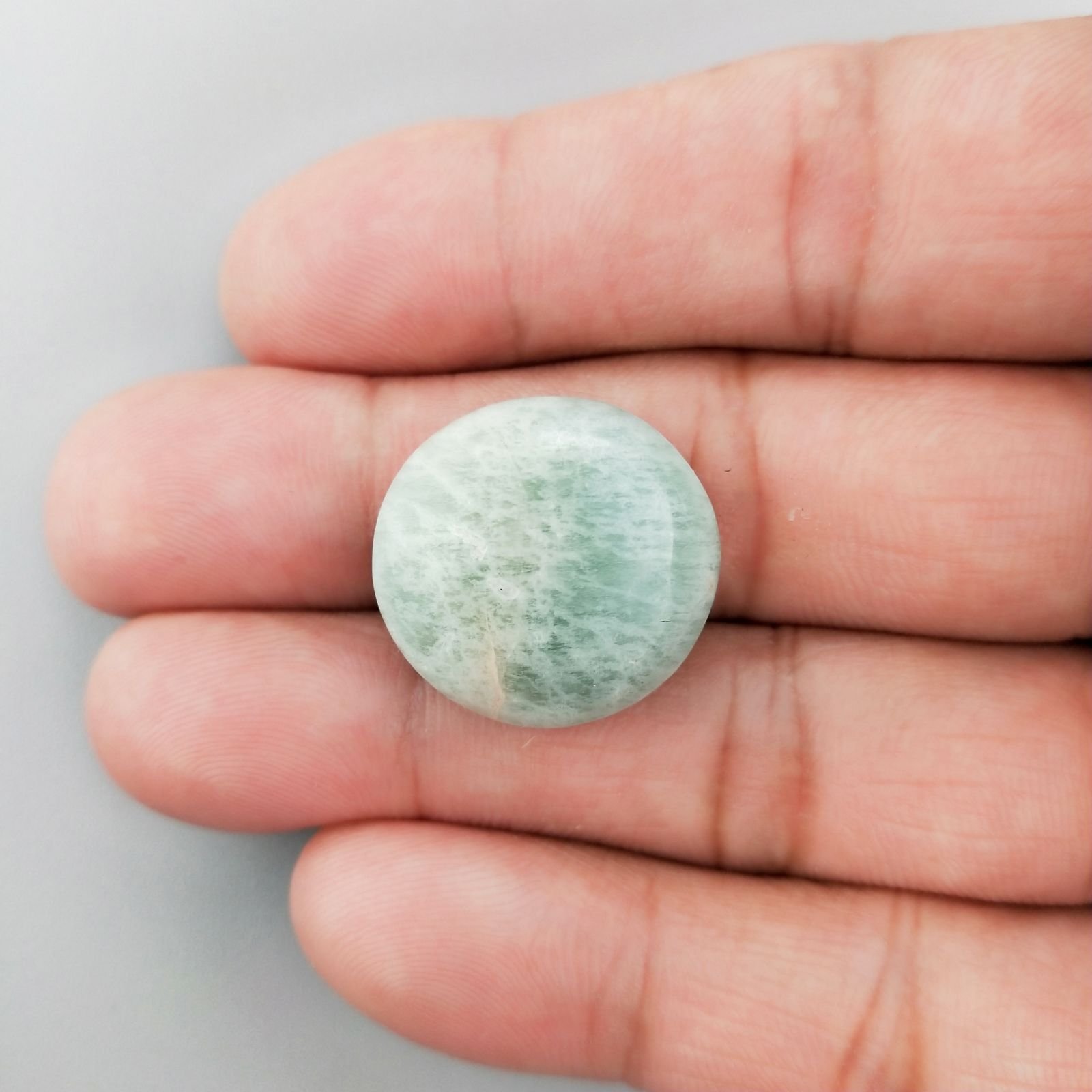 Amazzonite Brasiliana Naturale Forma Tondo Piatto Cabochon Liscio Fatto a Mano 21X21X7mm 27,30 Carati 1pz