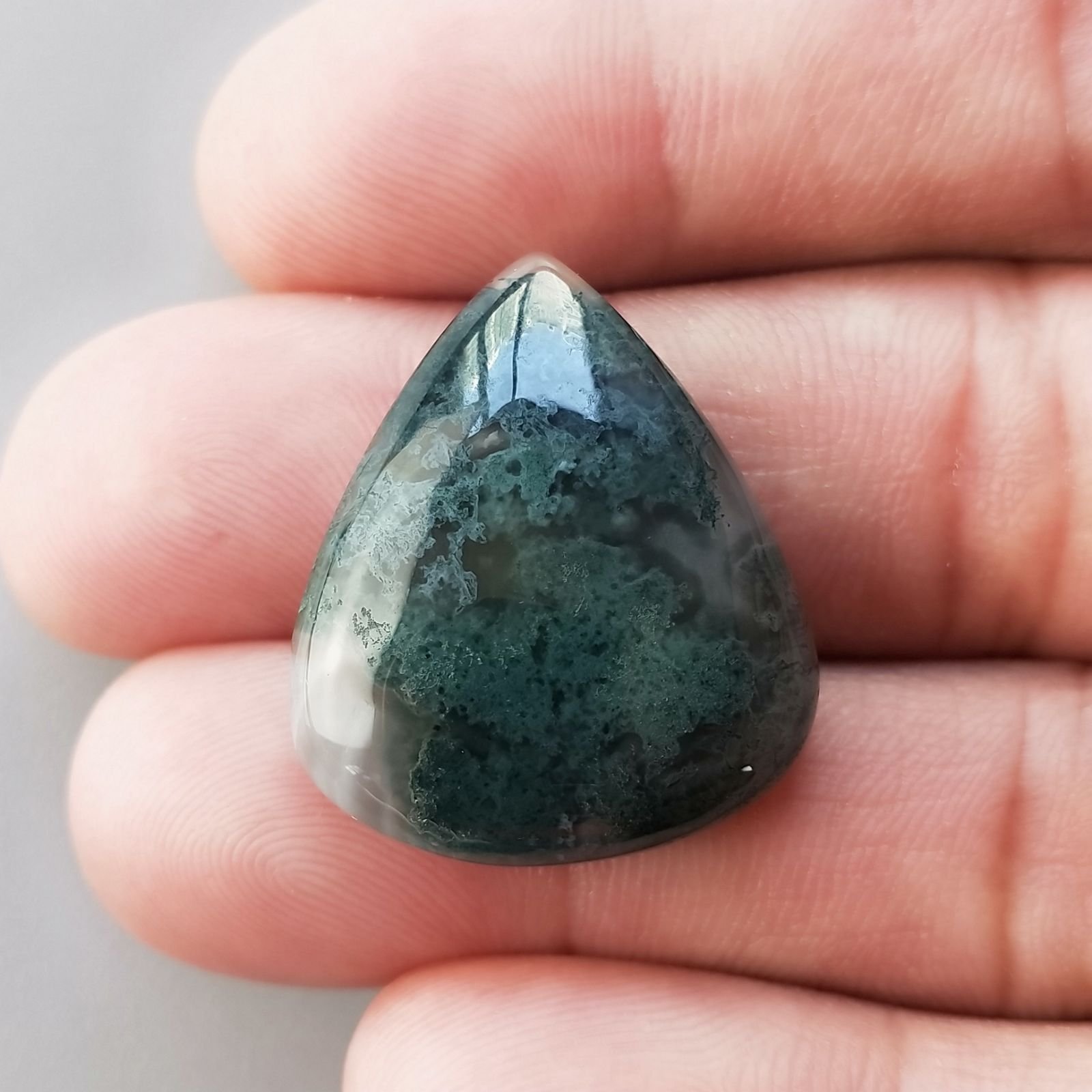 Agata Muschiata Naturale Forma Goccia Piatto Cabochon Liscio Fatto a Mano 27X23X07mm 6,80gm 1pz