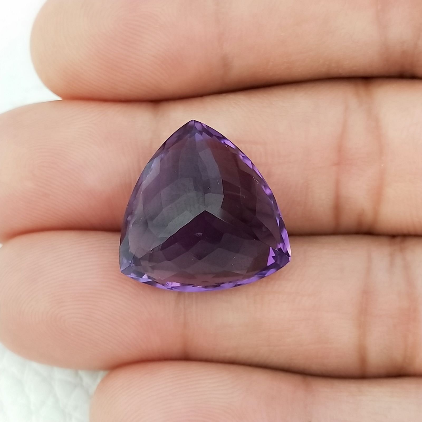 Ametista Naturale Taglio Trillion Sfaccettata Fatto a Mano Gemma Sciolta 19X19X11mm 22,40 Carati 1pz