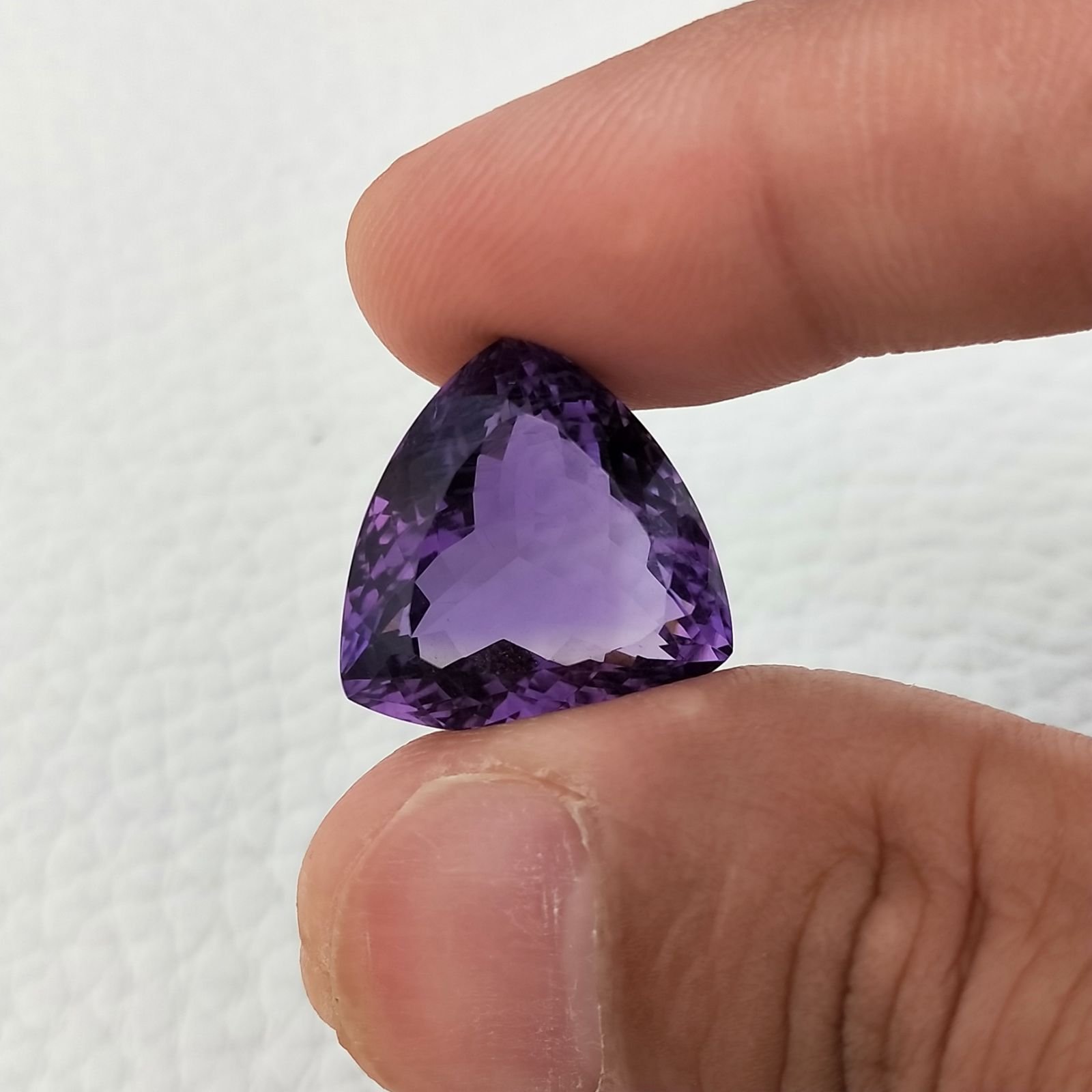 Ametista Naturale Taglio Trillion Sfaccettata Fatto a Mano Gemma Sciolta 19X19X11mm 22,40 Carati 1pz