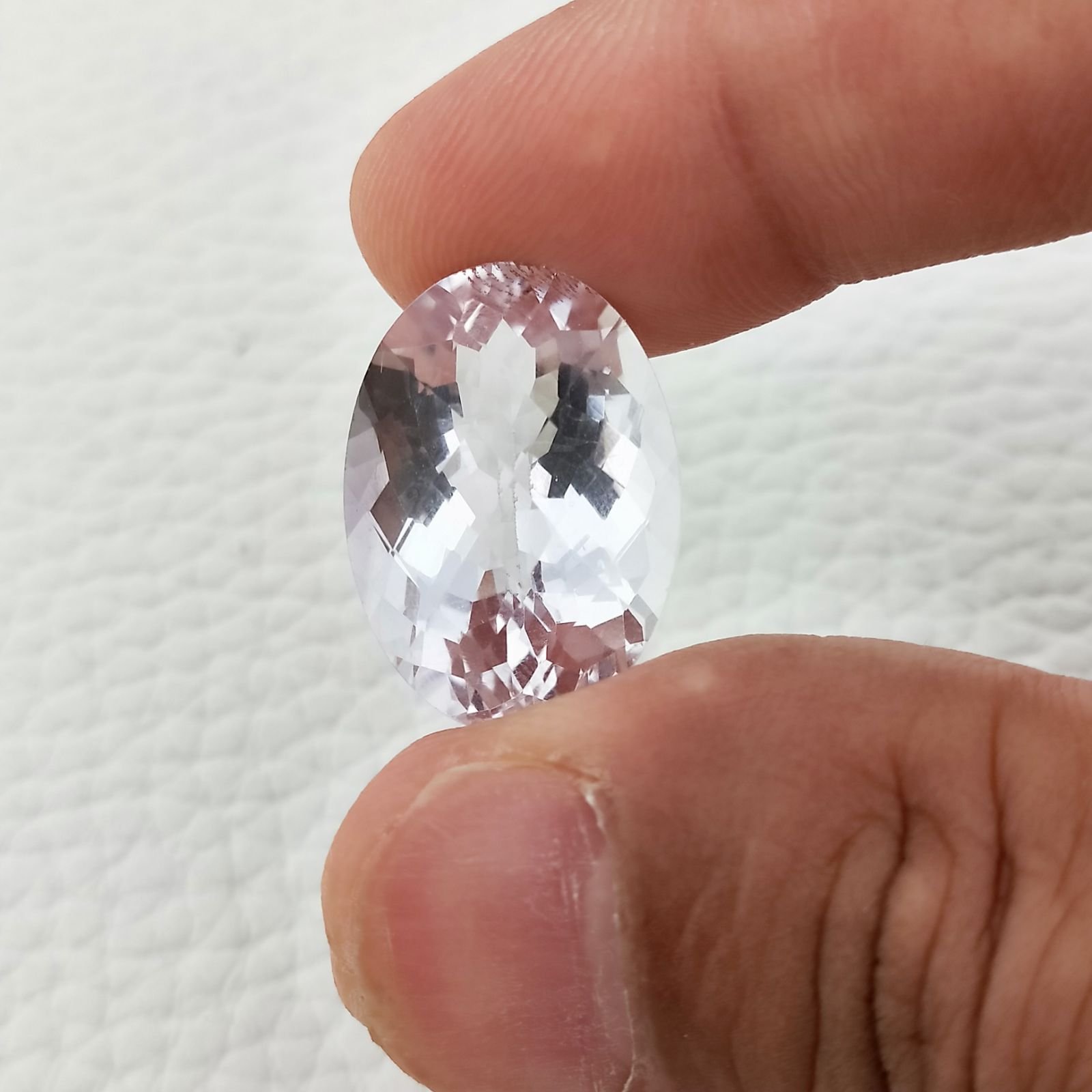 Ametista Rosa di Francia Naturale Taglio Ovale Sfaccettata Fatto a Mano Gemma Sciolta 16X23mm 25,15 Carati 1pz