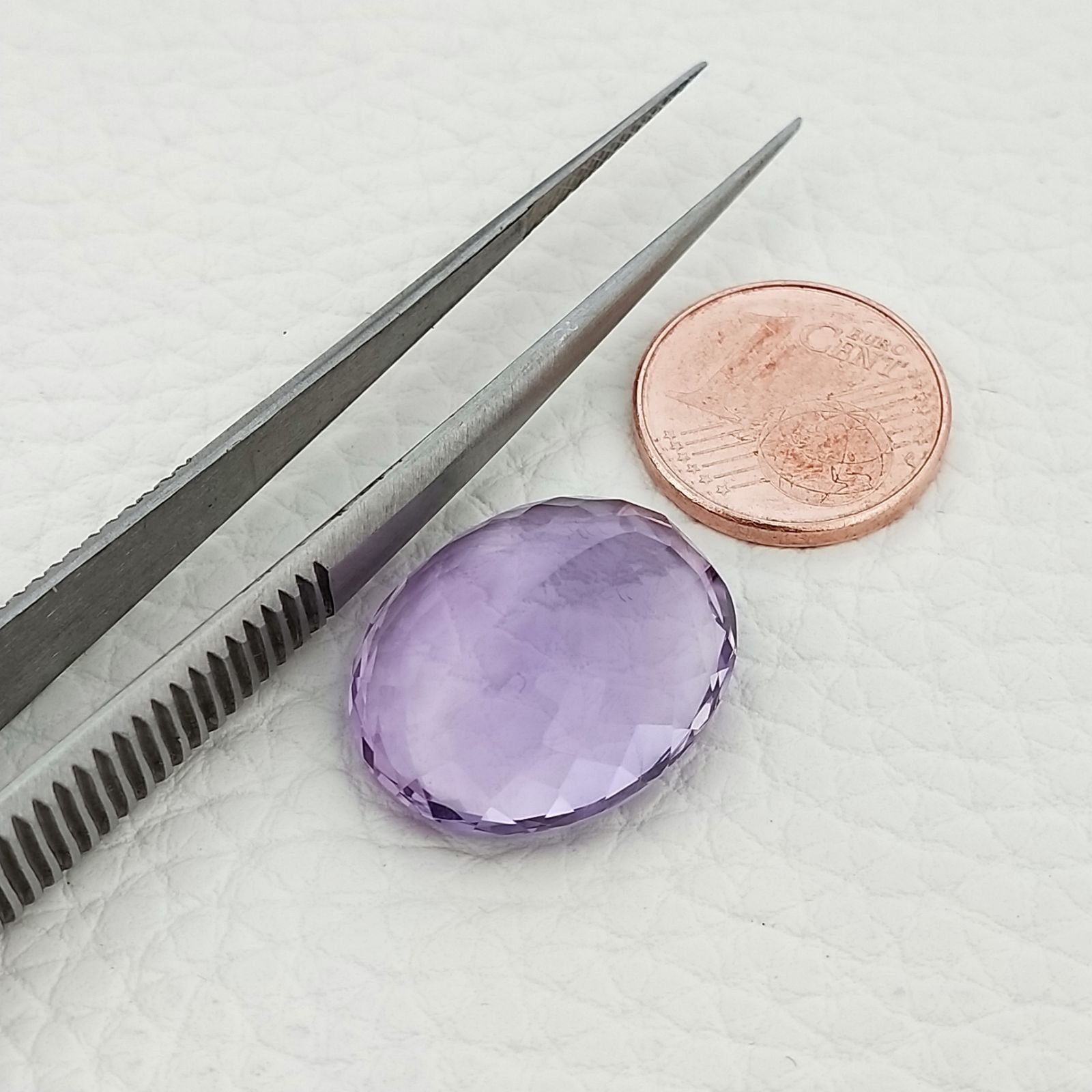 Ametista Naturale Taglio Ovale Sfaccettata Fatto a Mano Gemma Sciolta 16X19X9mm 18,70 Carati 1pz