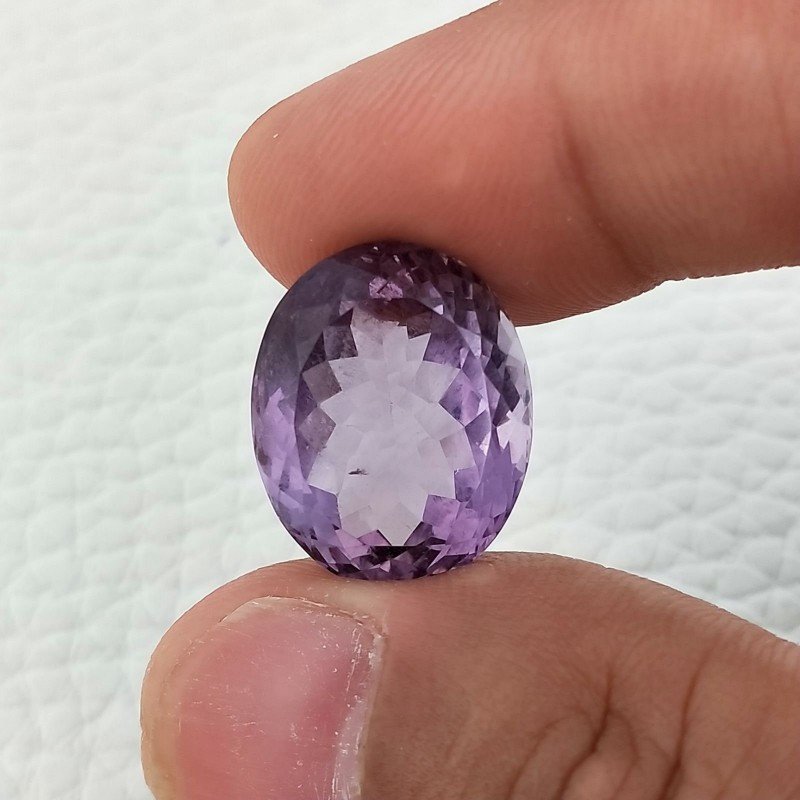 Ametista Naturale Taglio Ovale Sfaccettata Fatto a Mano Gemma Sciolta 15X18X10,8mm 18,45 Carati 1pz
