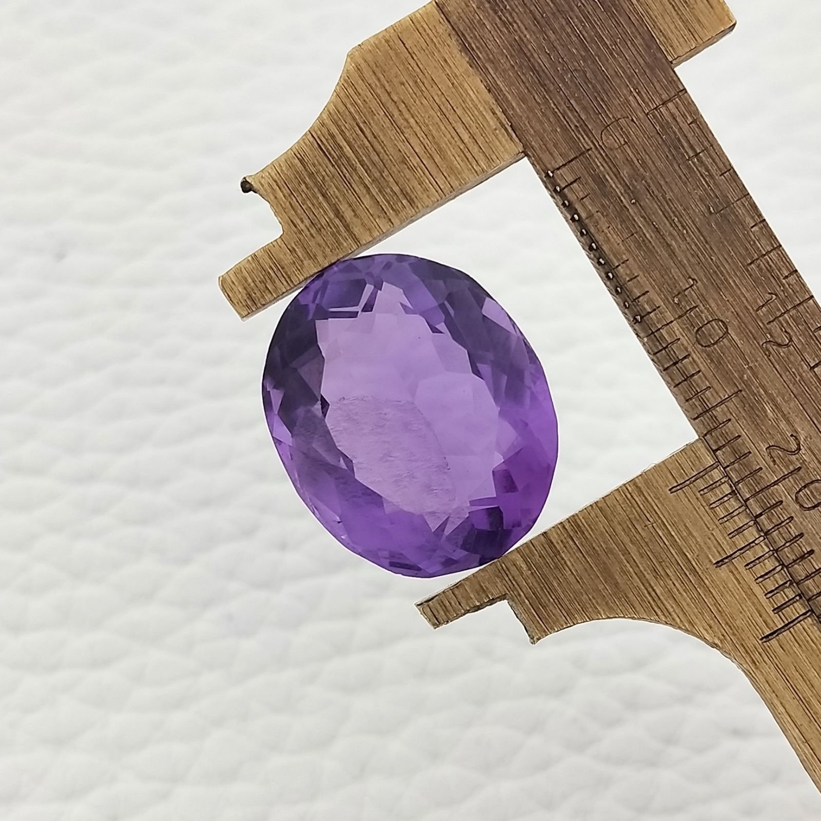 Ametista Naturale Taglio Ovale Sfaccettata Fatto a Mano Gemma Sciolta 14X18X10mm 17,50 Carati 1pz