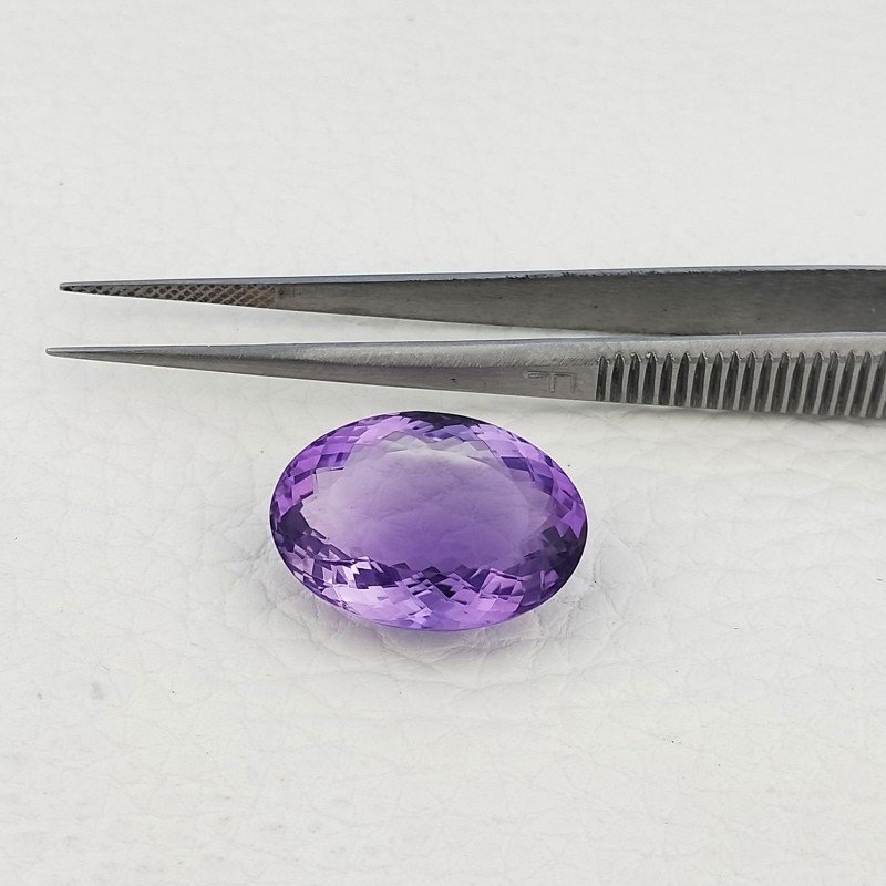 Ametista Naturale Taglio Ovale Sfaccettata Fatto a Mano Gemma Sciolta 14,5X20X8,70mm 16,55 Carati 1pz