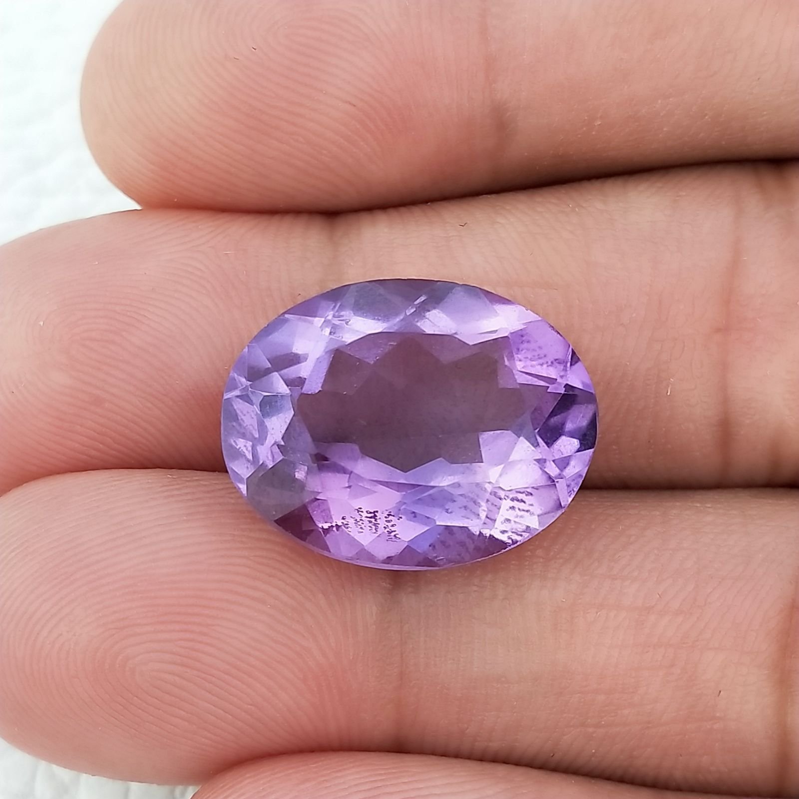 Ametista Naturale Taglio Ovale Sfaccettata Fatto a Mano Gemma Sciolta 15X19X9mm 15,25 Carati 1pz