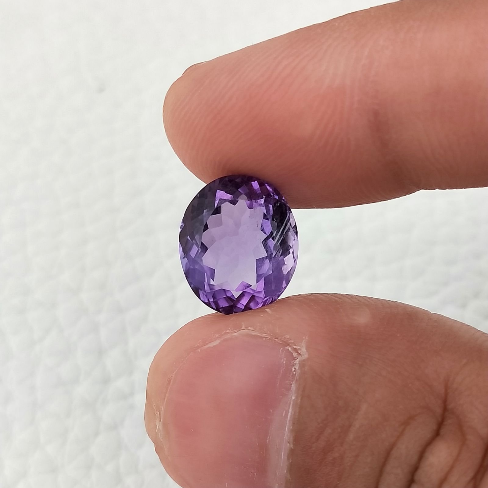 Ametista Naturale Taglio Ovale Sfaccettata Fatto a Mano Gemma Sciolta 11X13X7mm 5,65 Carati 1pz