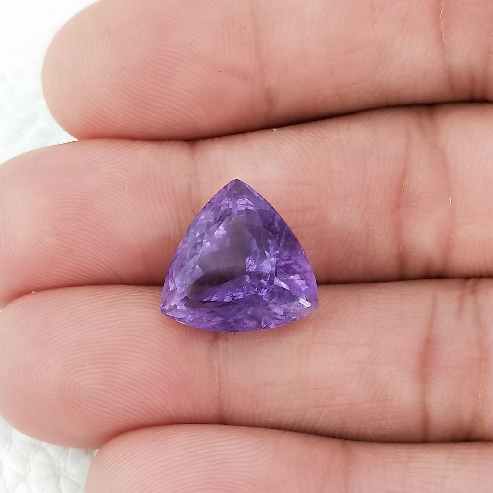 Ametista Naturale Taglio Trillion Sfaccettata Fatto a Mano Gemma Sciolta 14X14X10mm 10,85 Carati 1pz