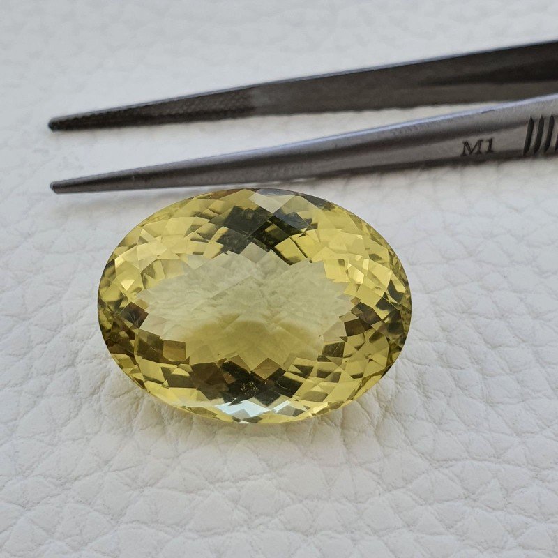 Quarzo Limone Naturale Taglio Ovale Sfaccettato a Mano Gemma Sciolta 24x18x13mm 33,75 Carati 1pz Quarzo Limone Naturale Taglio Ovale Sfaccettato a Mano Gemma Sciolta 24x18x13mm 33,75 Carati 1pz