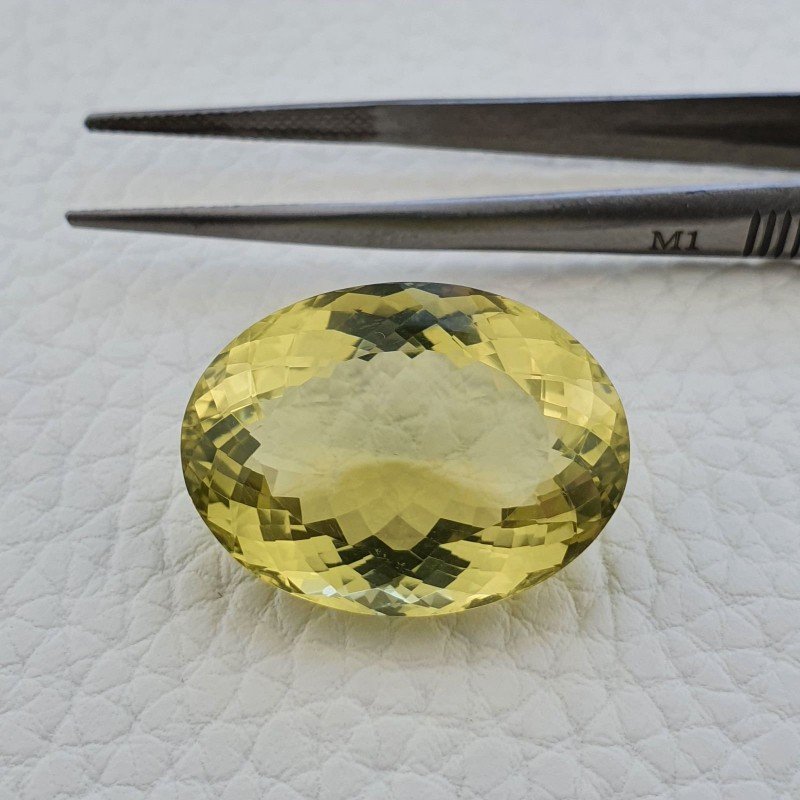 Quarzo Limone Naturale Taglio Ovale Sfaccettato a Mano Gemma Sciolta 19x25mm 32.45 Carati 1pz