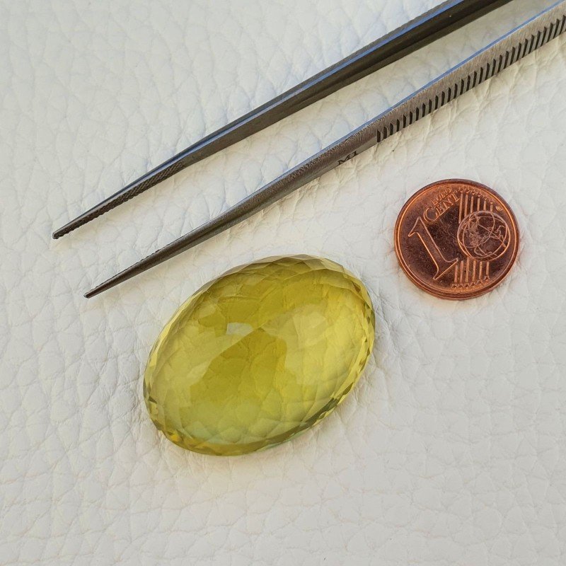Quarzo Limone Naturale Taglio Ovale Sfaccettato a Mano Gemma Sciolta 32x23x16mm 66,20 Carati 1pz
