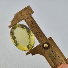 Quarzo Limone Naturale Taglio Ovale Sfaccettato a Mano Gemma Sciolta 32x23x16mm 66,20 Carati 1pz