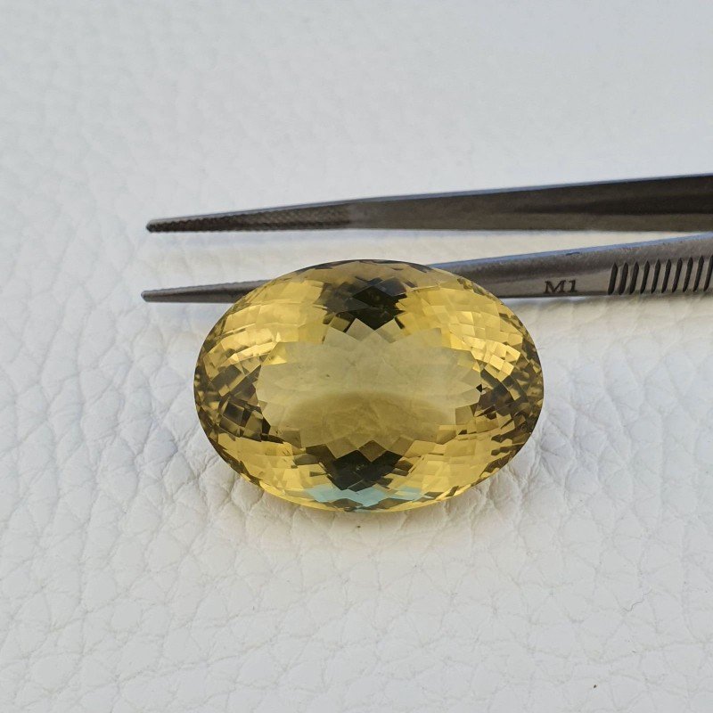 Quarzo Limone Naturale Taglio Ovale Sfaccettato a Mano Gemma Sciolta 30x21x15mm 55,00 Carati 1pz