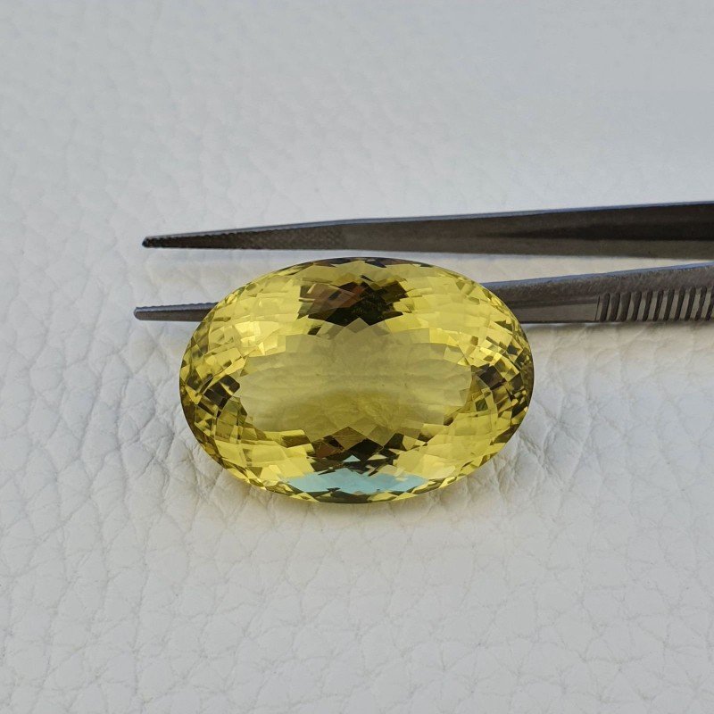 Quarzo Limone Naturale Taglio Ovale Sfaccettato a Mano Gemma Sciolta 31x22x14mm 57,50 Carati 1pz Quarzo Limone Naturale Taglio Ovale Sfaccettato a Mano Gemma Sciolta 31x22x14mm 57,50 Carati 1pz