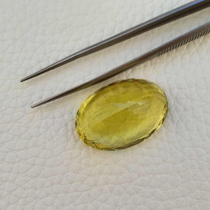 Quarzo Limone Naturale Taglio Ovale Sfaccettato a Mano Gemma Sciolta 31x22x14mm 57,50 Carati 1pz Quarzo Limone Naturale Taglio Ovale Sfaccettato a Mano Gemma Sciolta 31x22x14mm 57,50 Carati 1pz