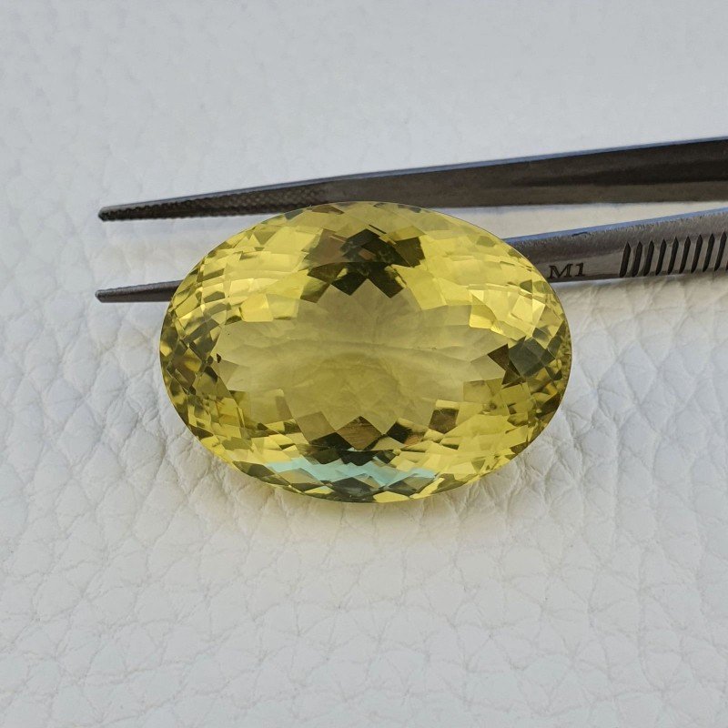 Quarzo Limone Naturale Taglio Ovale Sfaccettato a Mano Gemma Sciolta 31x23x16mm 65,40 Carati 1pz Quarzo Limone Naturale Taglio Ovale Sfaccettato a Mano Gemma Sciolta 31x23x16mm 65,40 Carati 1pz
