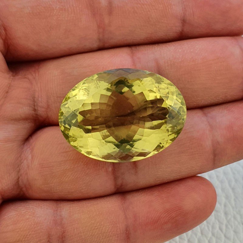 Quarzo Limone Naturale Taglio Ovale Sfaccettato a Mano Gemma Sciolta 31x23x16mm 65,40 Carati 1pz Quarzo Limone Naturale Taglio Ovale Sfaccettato a Mano Gemma Sciolta 31x23x16mm 65,40 Carati 1pz