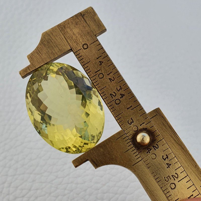 Quarzo Limone Naturale Taglio Ovale Sfaccettato a Mano Gemma Sciolta 31x23x16mm 65,40 Carati 1pz Quarzo Limone Naturale Taglio Ovale Sfaccettato a Mano Gemma Sciolta 31x23x16mm 65,40 Carati 1pz