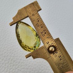 Quarzo Limone Naturale Taglio Goccia Sfaccettato a Mano Gemma Sciolta 31X19X15mm 54,70 Carati 1pz Quarzo Limone Naturale Taglio Goccia Sfaccettato a Mano Gemma Sciolta 31X19X15mm 54,70 Carati 1pz