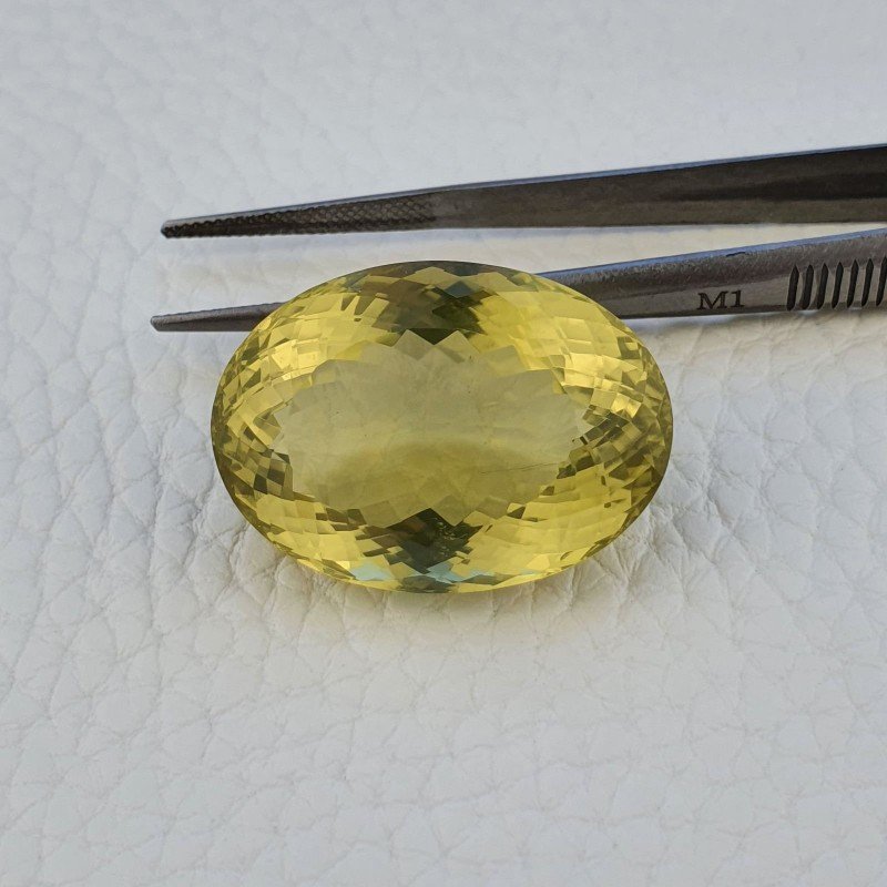 Quarzo Limone Naturale Taglio Ovale Sfaccettato a Mano Gemma Sciolta 29x21x14mm 51,20 Carati 1pz Quarzo Limone Naturale Taglio Ovale Sfaccettato a Mano Gemma Sciolta 29x21x14mm 51,20 Carati 1pz