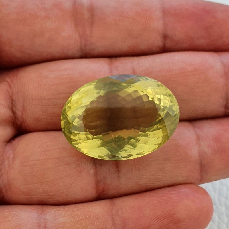Quarzo Limone Naturale Taglio Ovale Sfaccettato a Mano Gemma Sciolta 29x21x14mm 51,20 Carati 1pz Quarzo Limone Naturale Taglio Ovale Sfaccettato a Mano Gemma Sciolta 29x21x14mm 51,20 Carati 1pz