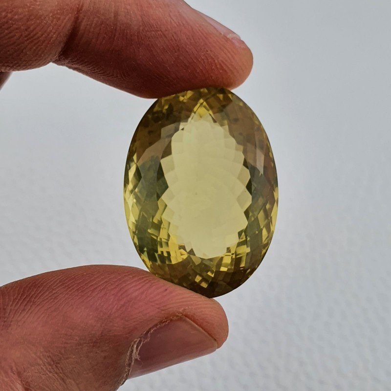 Quarzo Limone Naturale Taglio Ovale Sfaccettato a Mano Gemma Sciolta 29x21x14mm 51,20 Carati 1pz Quarzo Limone Naturale Taglio Ovale Sfaccettato a Mano Gemma Sciolta 29x21x14mm 51,20 Carati 1pz
