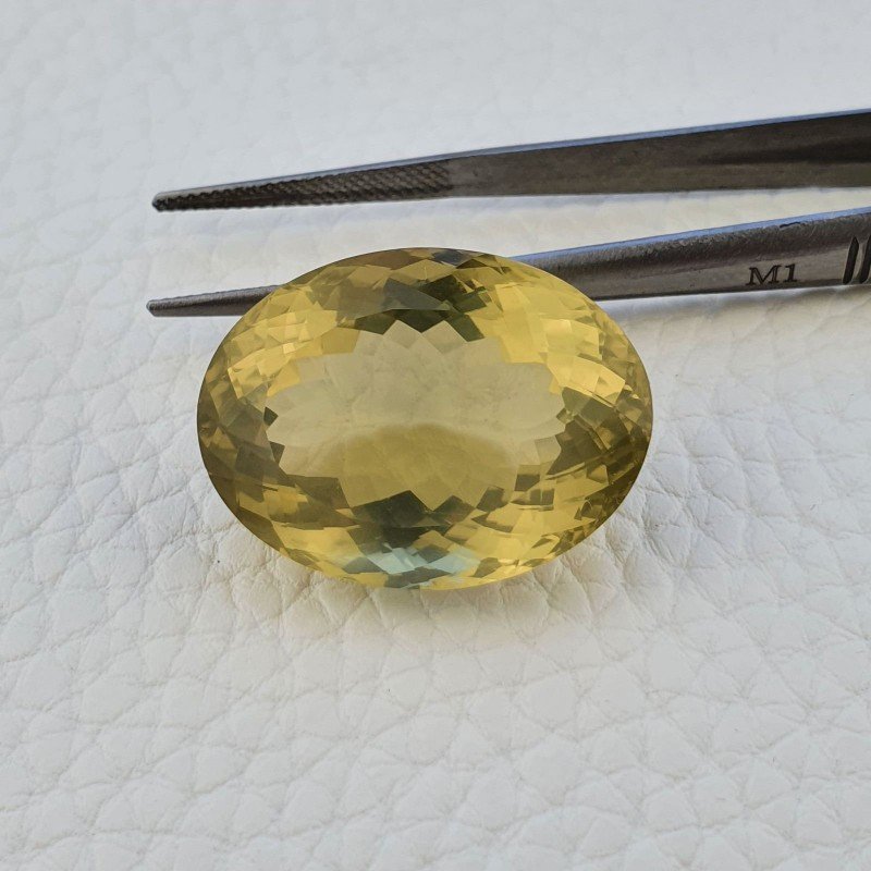 Quarzo Limone Naturale Taglio Ovale Sfaccettato a Mano Gemma Sciolta 26x19x13mm 39,60 Carati 1pz