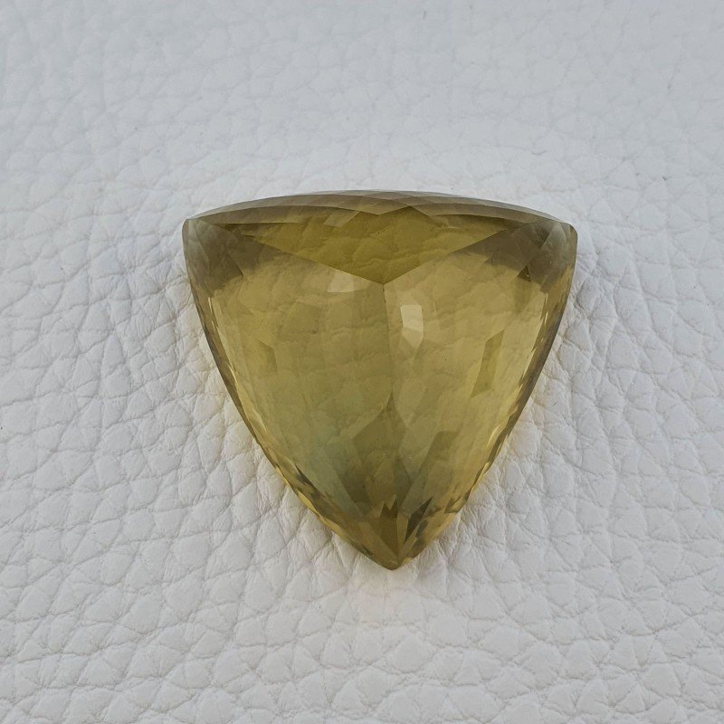 Quarzo Limone Naturale Taglio Trillion Sfaccettato a Mano Gemma Sciolta 36x36x19mm 129,35 Carati 1pz