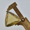 Quarzo Limone Naturale Taglio Trillion Sfaccettato a Mano Gemma Sciolta 36x36x19mm 129,35 Carati 1pz