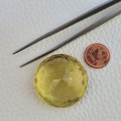 Quarzo Limone Naturale Taglio Tondo Sfaccettato a Mano Gemma Sciolta 32x32x20mm 112,50 Carati 1pz Quarzo Limone Naturale Taglio Tondo Sfaccettato a Mano Gemma Sciolta 32x32x20mm 112,50 Carati 1pz