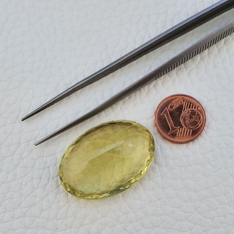 Quarzo Limone Naturale Taglio Ovale Sfaccettato a Mano Gemma Sciolta 32x22x13mm 59,20 Carati 1pz