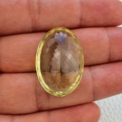 Quarzo Limone Naturale Taglio Ovale Sfaccettato a Mano Gemma Sciolta 32x22x13mm 59,20 Carati 1pz
