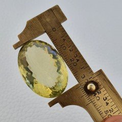 Quarzo Limone Naturale Taglio Ovale Sfaccettato a Mano Gemma Sciolta 32x22x13mm 59,20 Carati 1pz