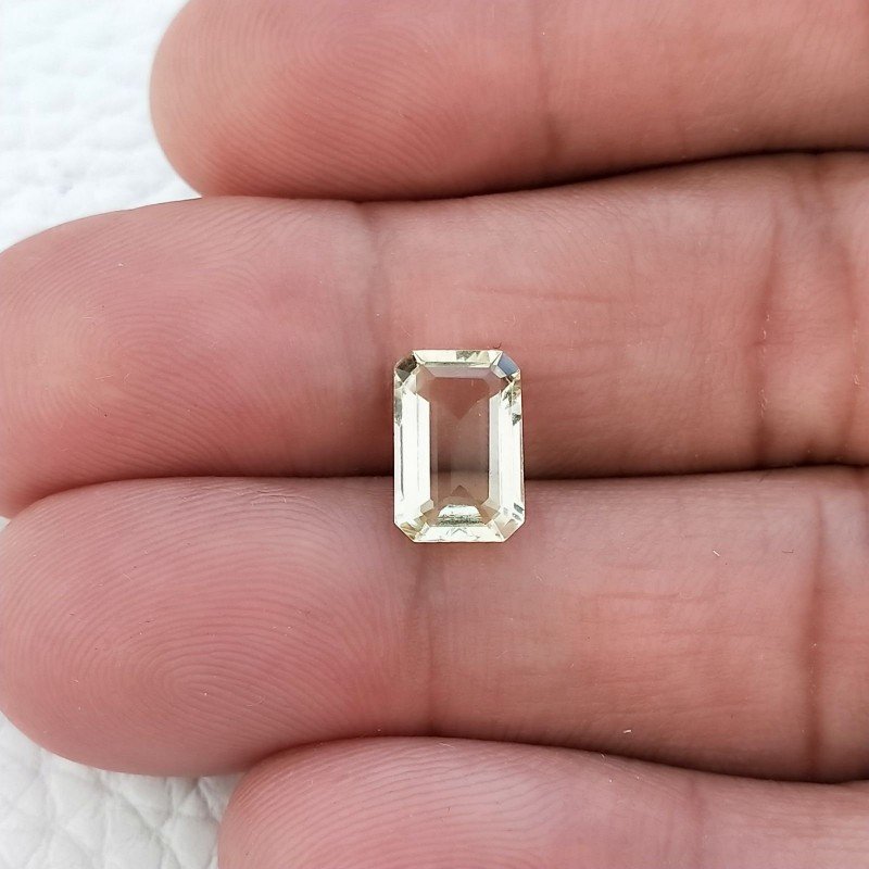 Gemma Sciolta di Acquamarina Gialla Naturale (AA), Taglio Smeraldo Ottagono Sfaccettato a Mano, 6x10 mm, 2,05 ct