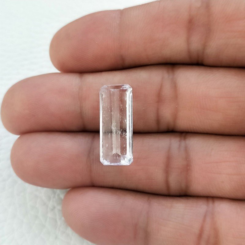 Kunzite Naturale Taglio Smeraldo Ottagono Sfaccettato a Mano Gemma Sciolta 9X21mm 10,60 Carati 1pz Kunzite Naturale Taglio Smeraldo Ottagono Sfaccettato a Mano Gemma Sciolta 9X21mm 10,60 Carati 1pz