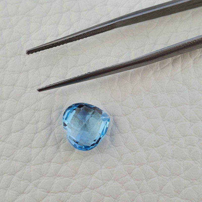 Topazio Azzurro Blu Svizzero Taglio Cuore Piatto Briollette Sfacettata Fatto a Mano 10X10X5mm 4,50 Carati 1pz
