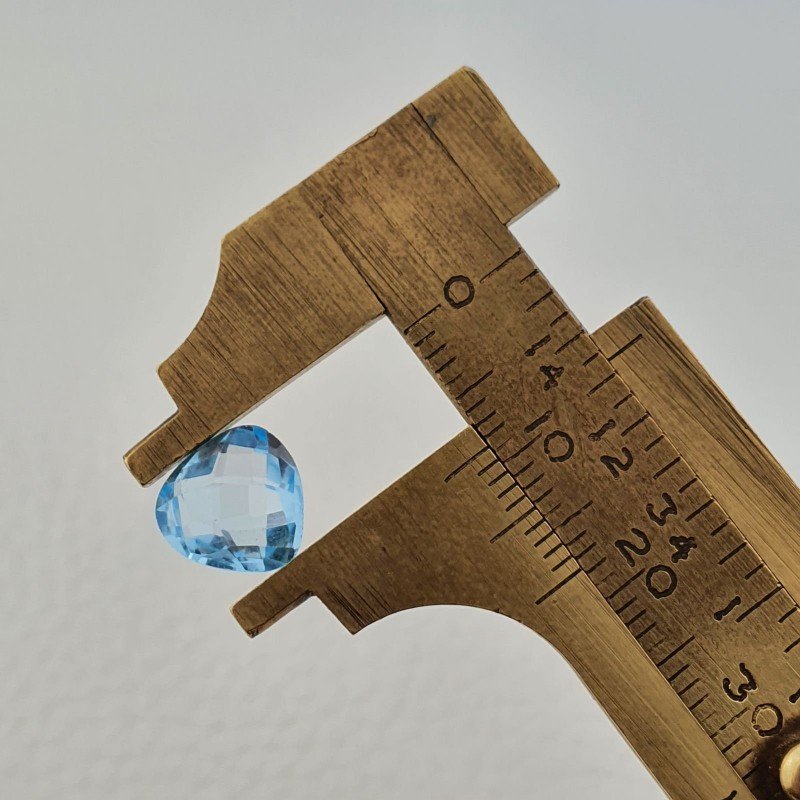 Topazio Azzurro Blu Svizzero Taglio Trillione Piatto Briollette Sfacettata Fatto a Mano 9X9X4mm 2,90 Carati 1pz